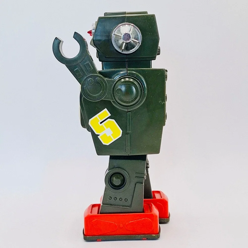 Vintage Follow the Leader TV Robot No 1049 Hong Kong 11